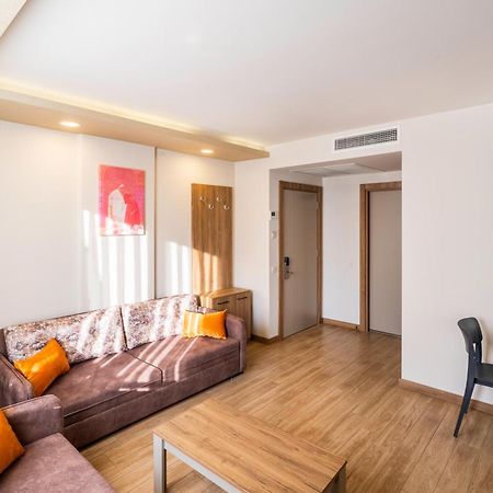 Golden World Suite Hotel Анталия Екстериор снимка