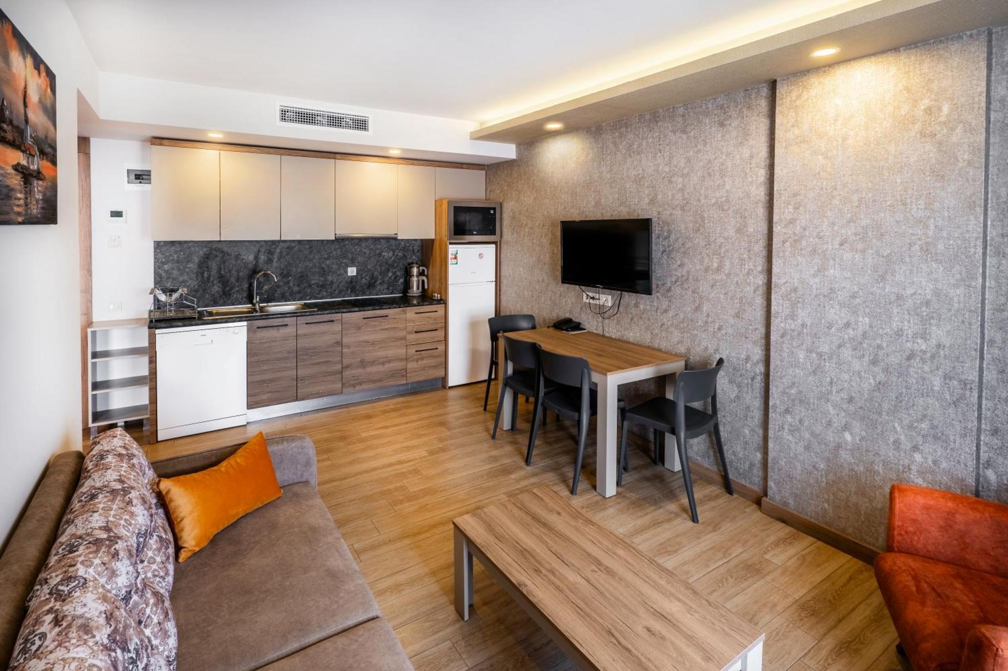 Golden World Suite Hotel Анталия Екстериор снимка